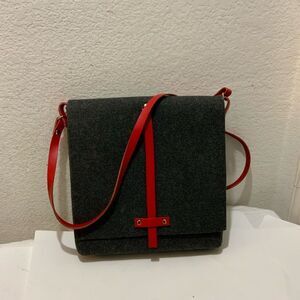Popeq gray flannel wool handcrafted bag with red leather strap